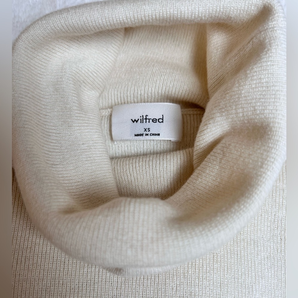 Aritzia Wilfred cream cropped turtleneck sweater, XS, wool-blend Cozy Ski Bunny - Picture 6 of 8